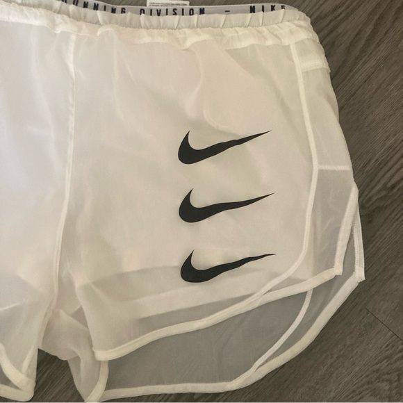 Nike White Athletic Shorts with Elastic Waistband and Curved Hem - Picture 5 of 11